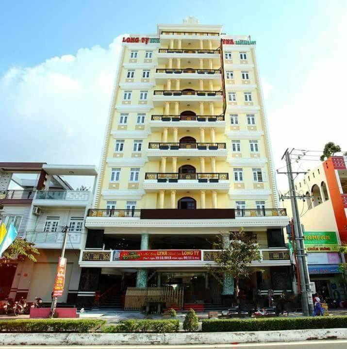 Hotel Khach San Long Ty Cà Mau Exterior foto