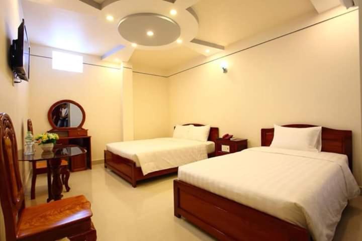 Hotel Khach San Long Ty Cà Mau Exterior foto
