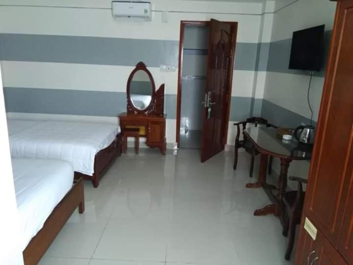 Hotel Khach San Long Ty Cà Mau Exterior foto